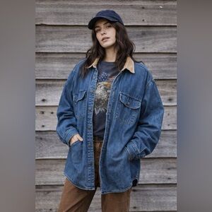Vintage-Inspired Blue Denim Jacket with Corduroy Collar